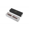Parker IM Professionals Monochrome Burgundy Rullīšu pildspalva ar vāciņu un gravējumu Parker IM Professionals Monochrome Burgundy Rullīšu pildspalva ar vāciņu un gravējumu